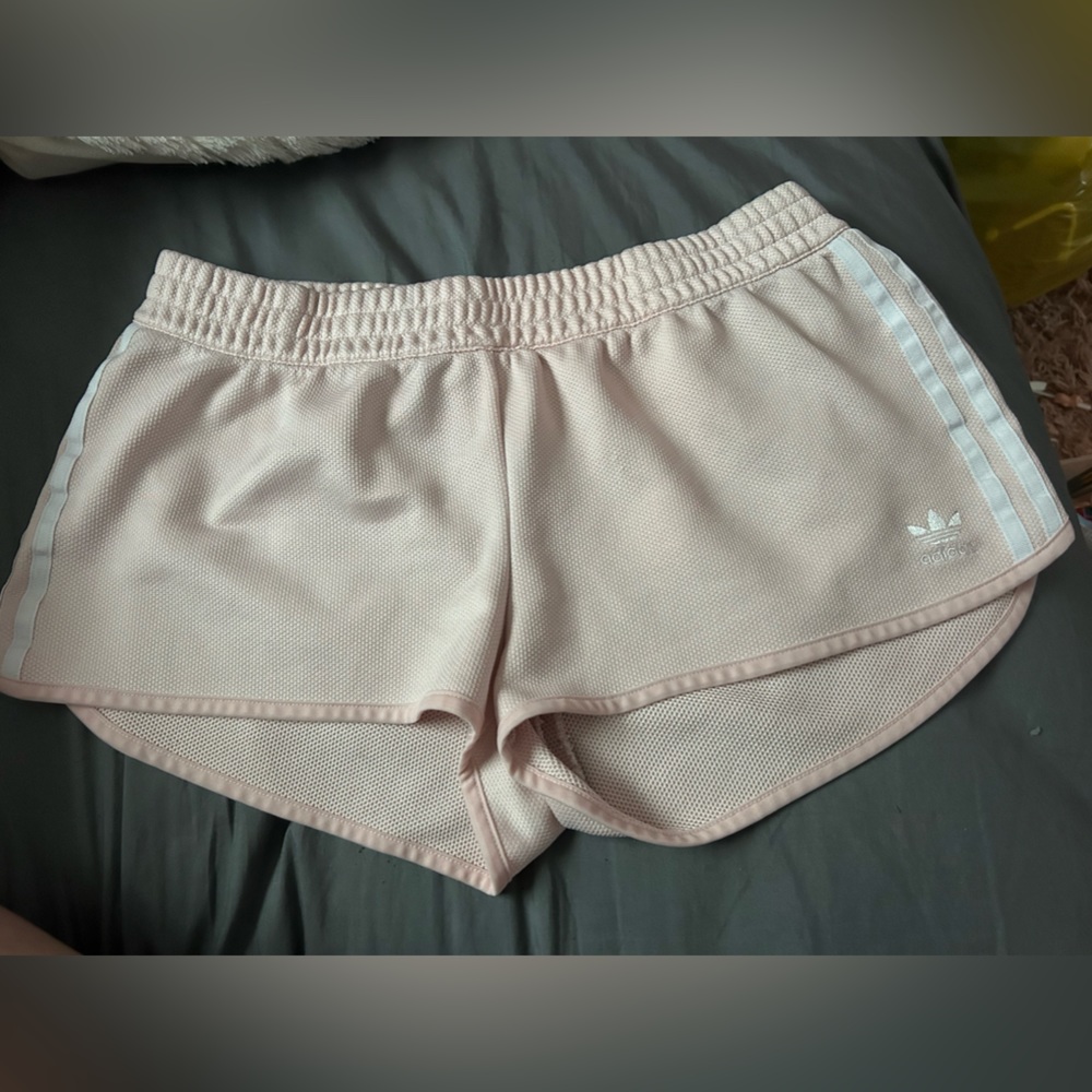 Adidas shorts⭐️